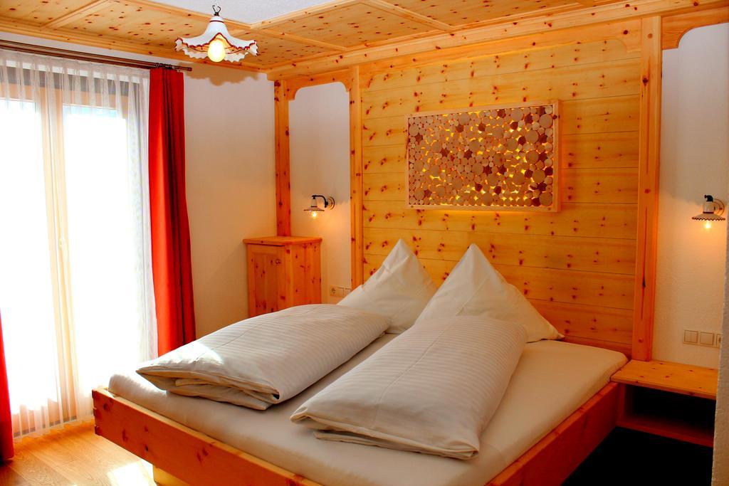 Pension Widmann Stulles Bagian luar foto
