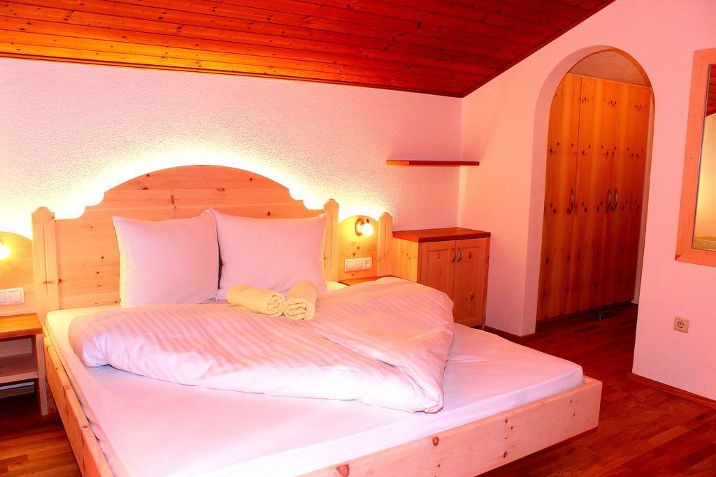 Pension Widmann Stulles Bagian luar foto
