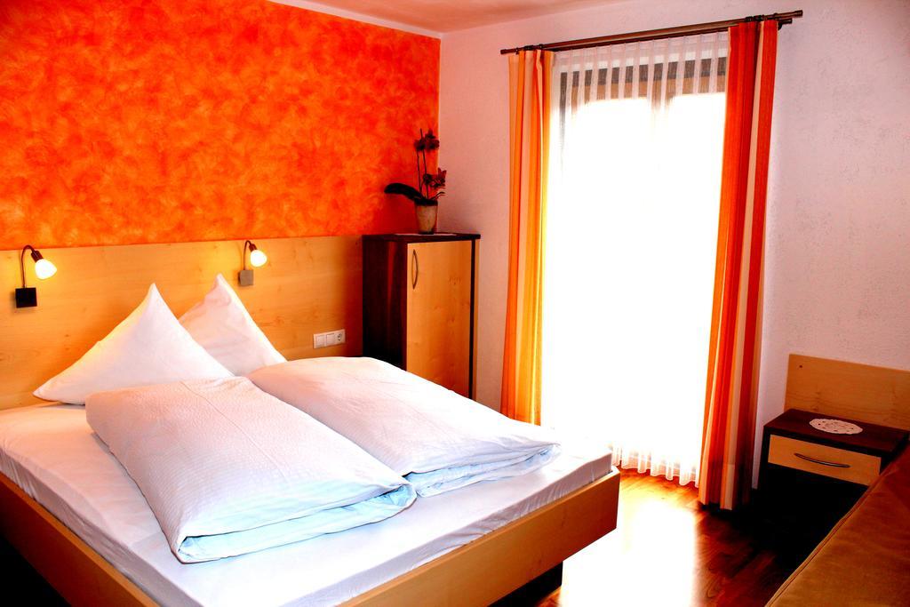 Pension Widmann Stulles Bagian luar foto